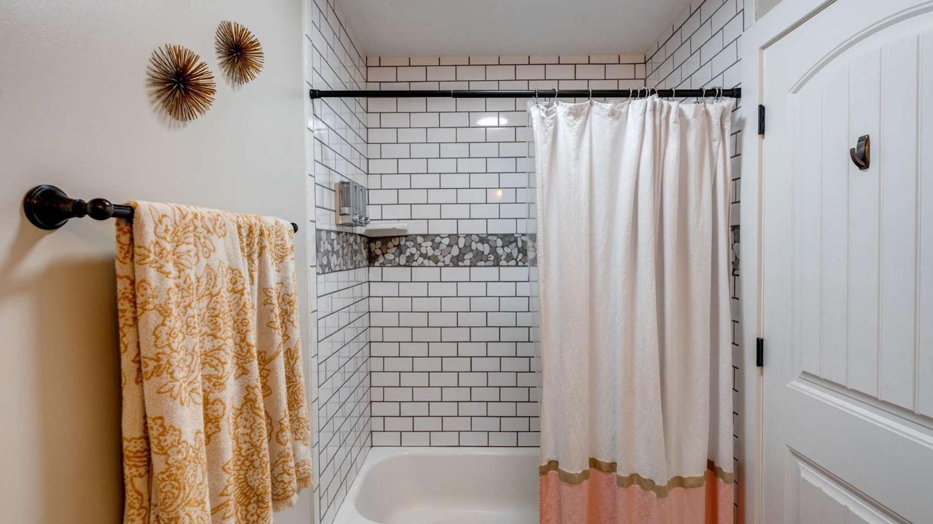 Centrally Located Cozy Pet Friendly