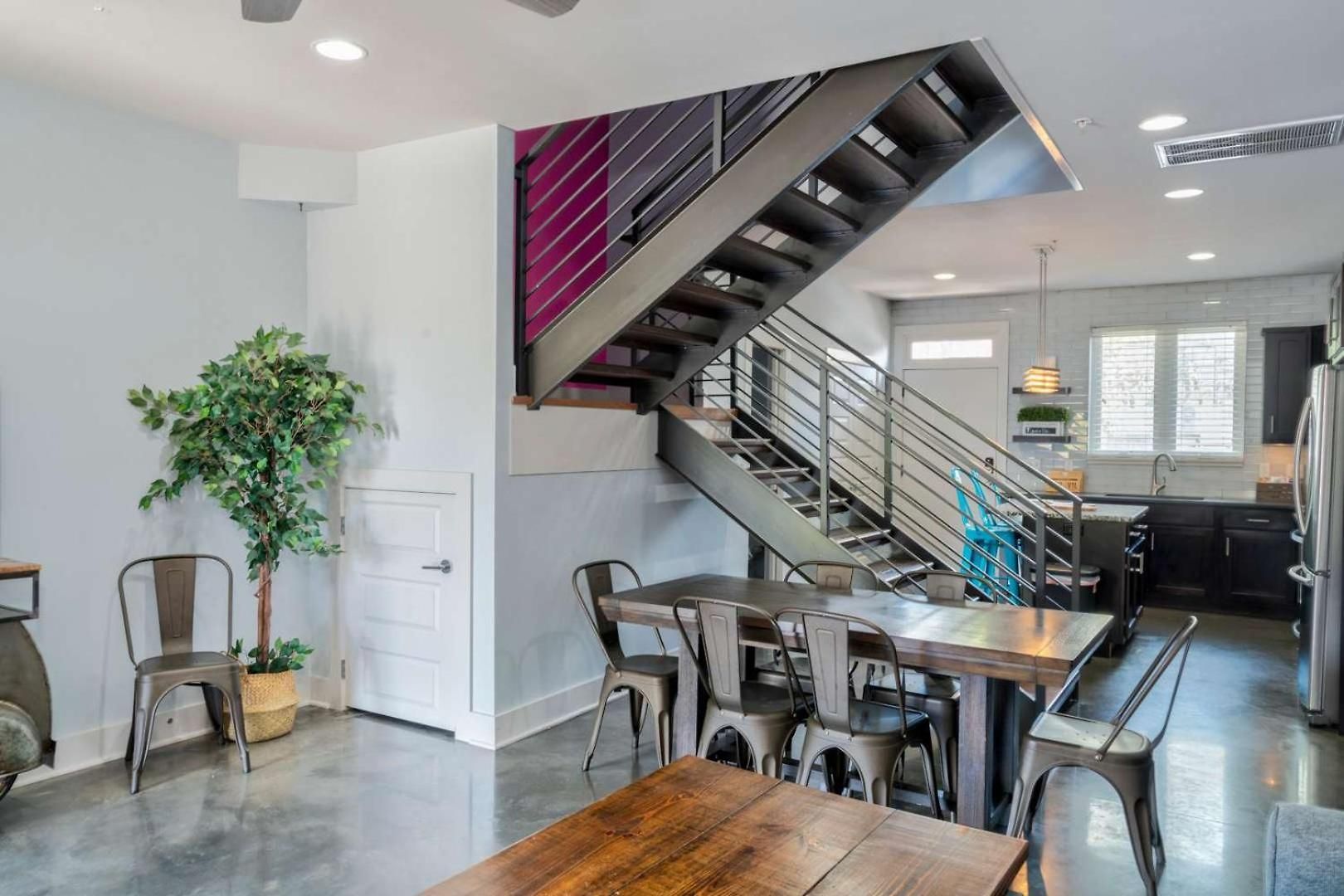 Holiday home Modern 2 Bdr Townhome Minutes From Downtown *
