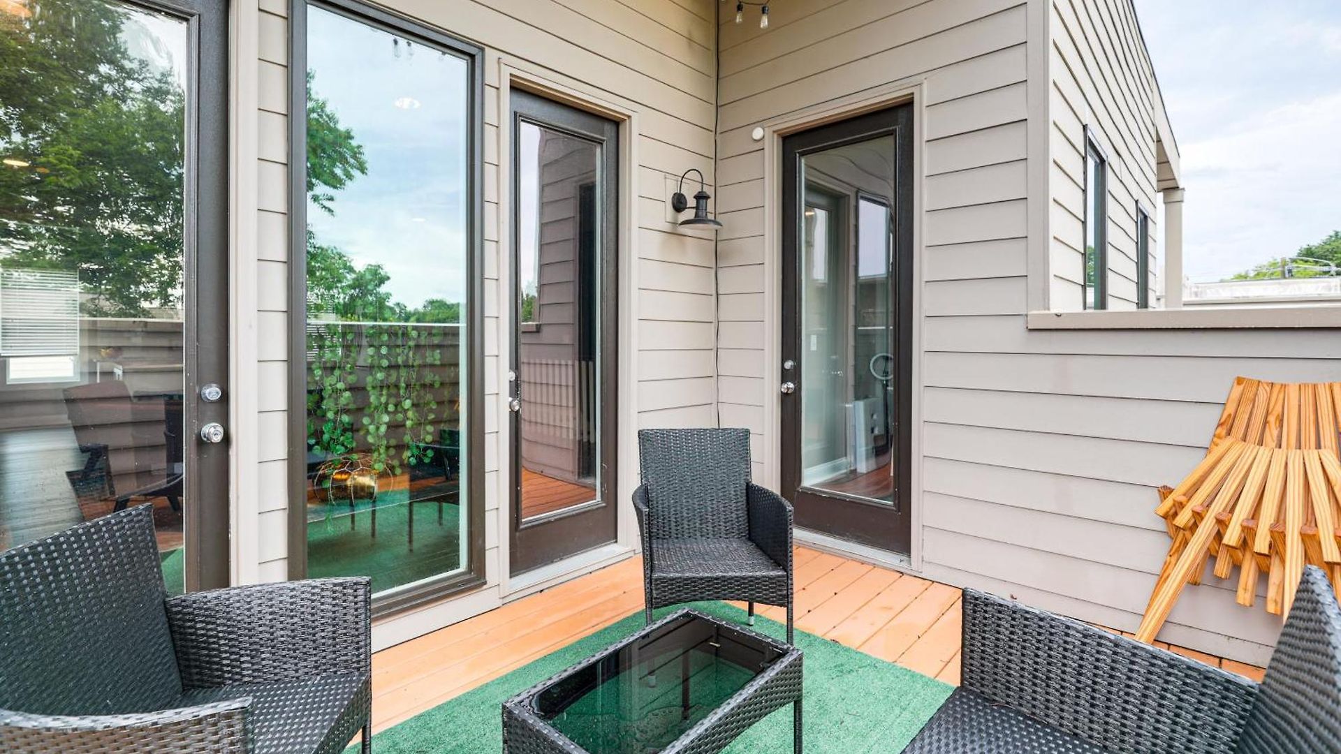 Pet-friendly Abode W/ Balcony In East Nashville!