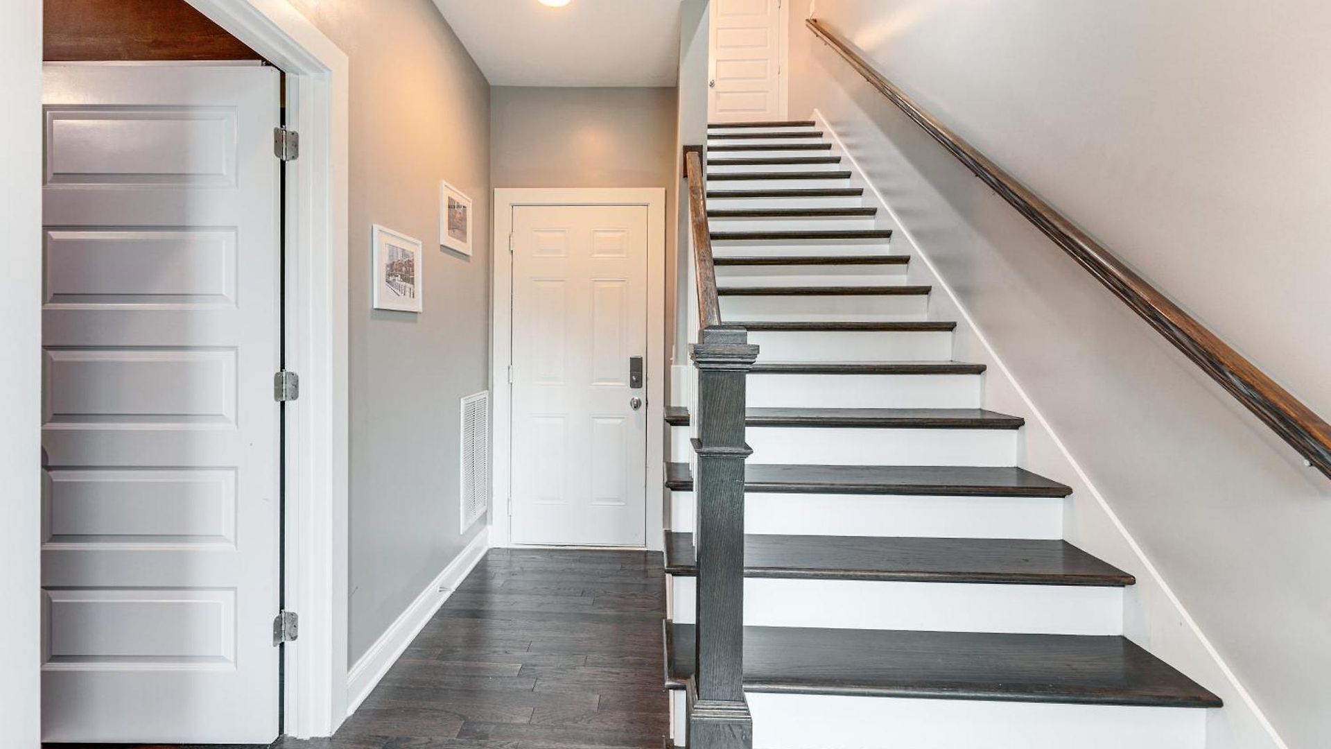 Pet-friendly Abode W/ Balcony In East Nashville!