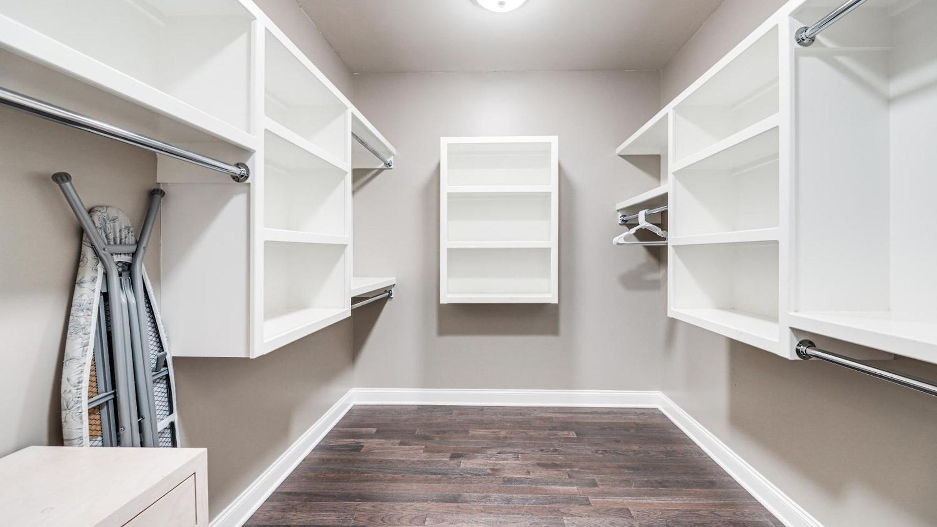 Holiday home Pet-friendly Abode W/ Balcony In East Nashville!