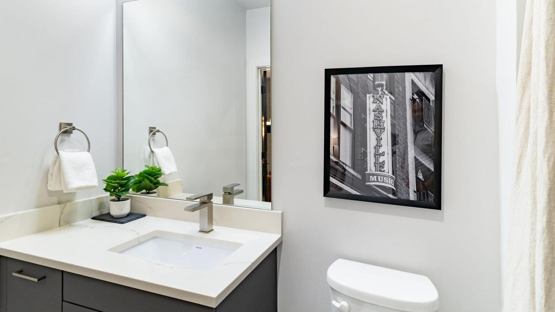The Odyssey By Avantstay Apartment