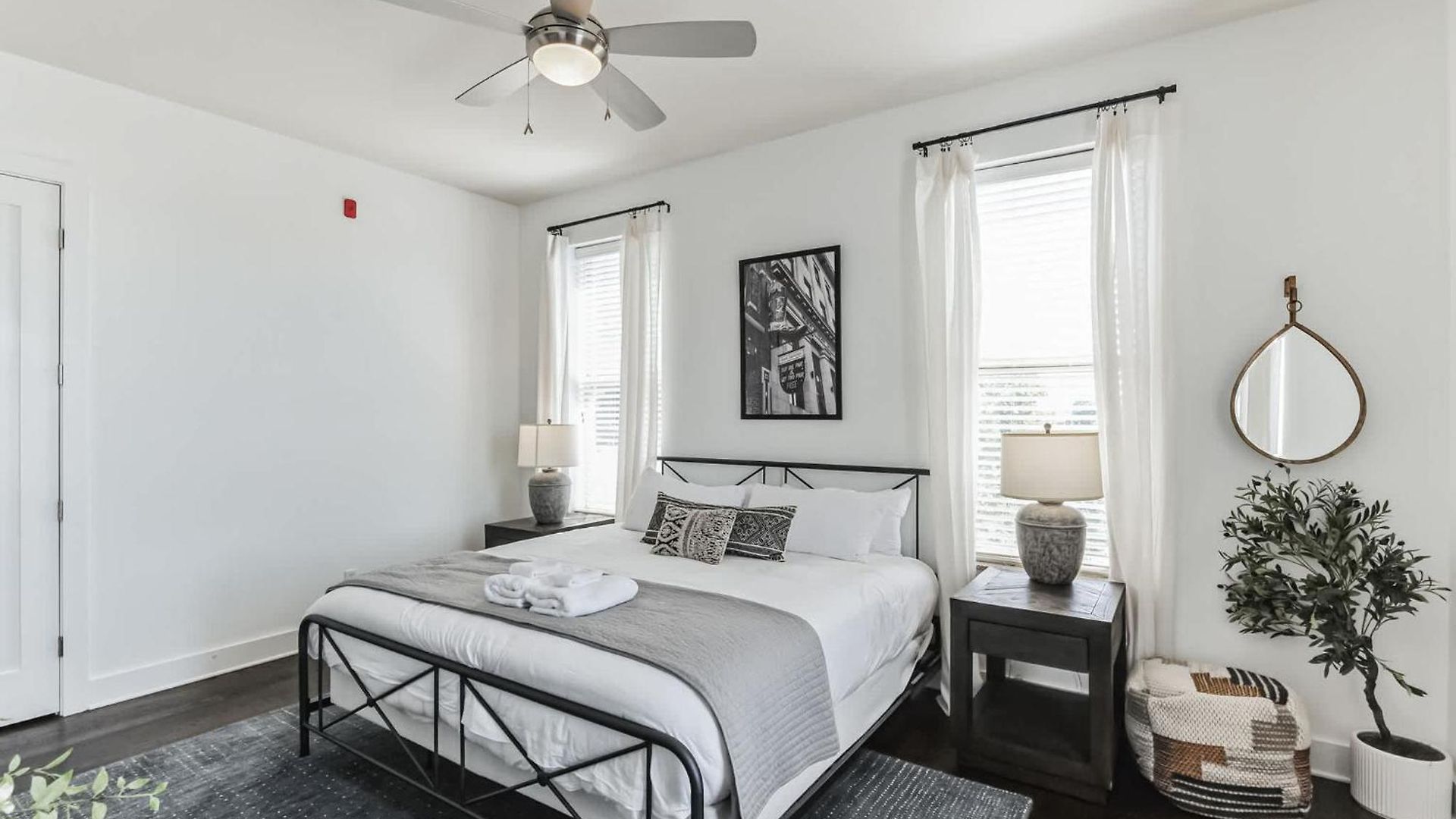 1 Bdr Loft Centrally Located In West End Holiday home Nashville