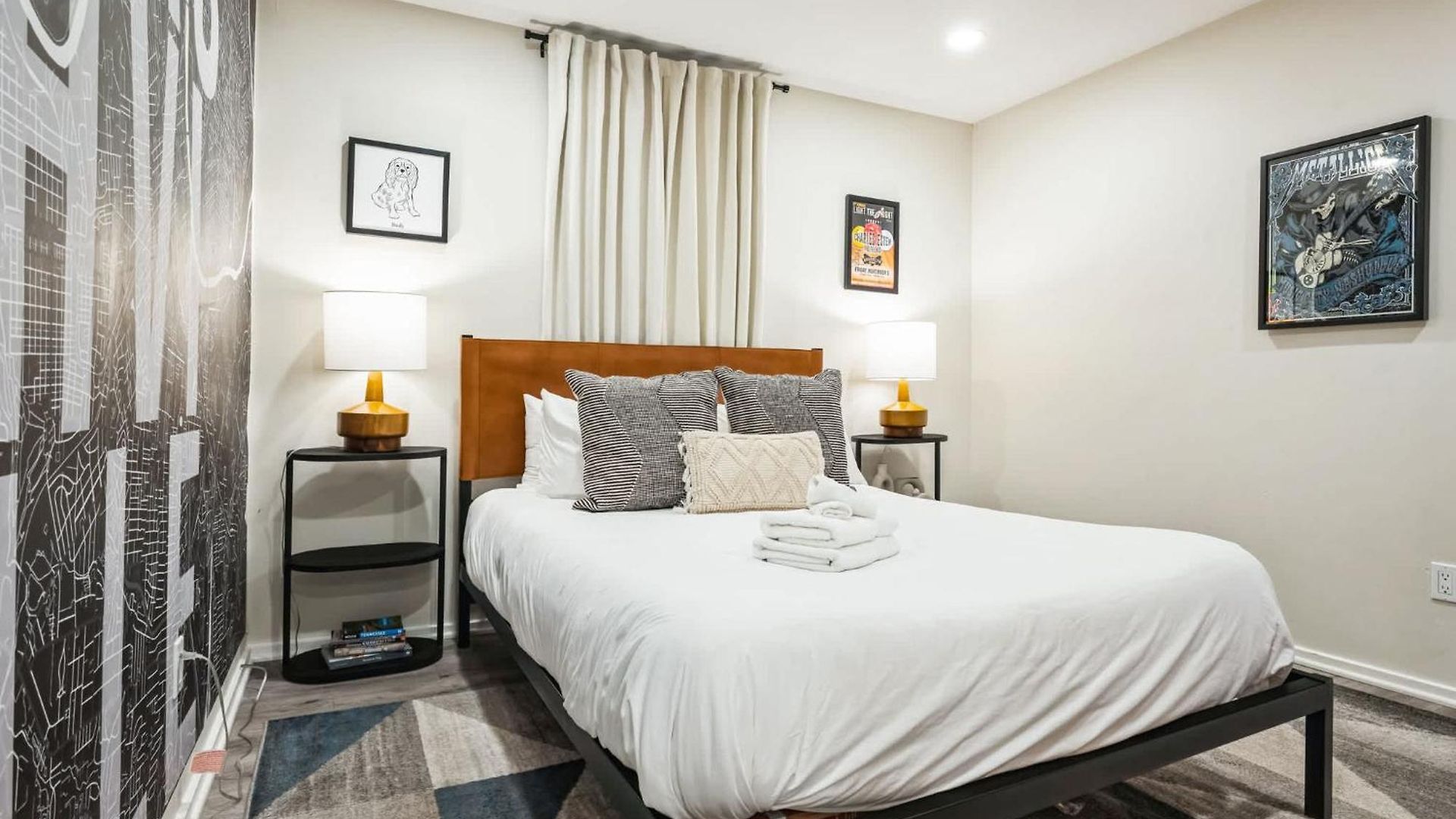 2 Bdr Riverfront Living In Downtown
