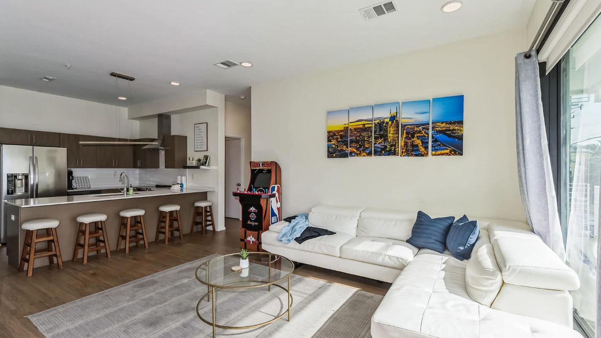 Trendy For 8 In Highly Walkable Neighborhood Holiday home