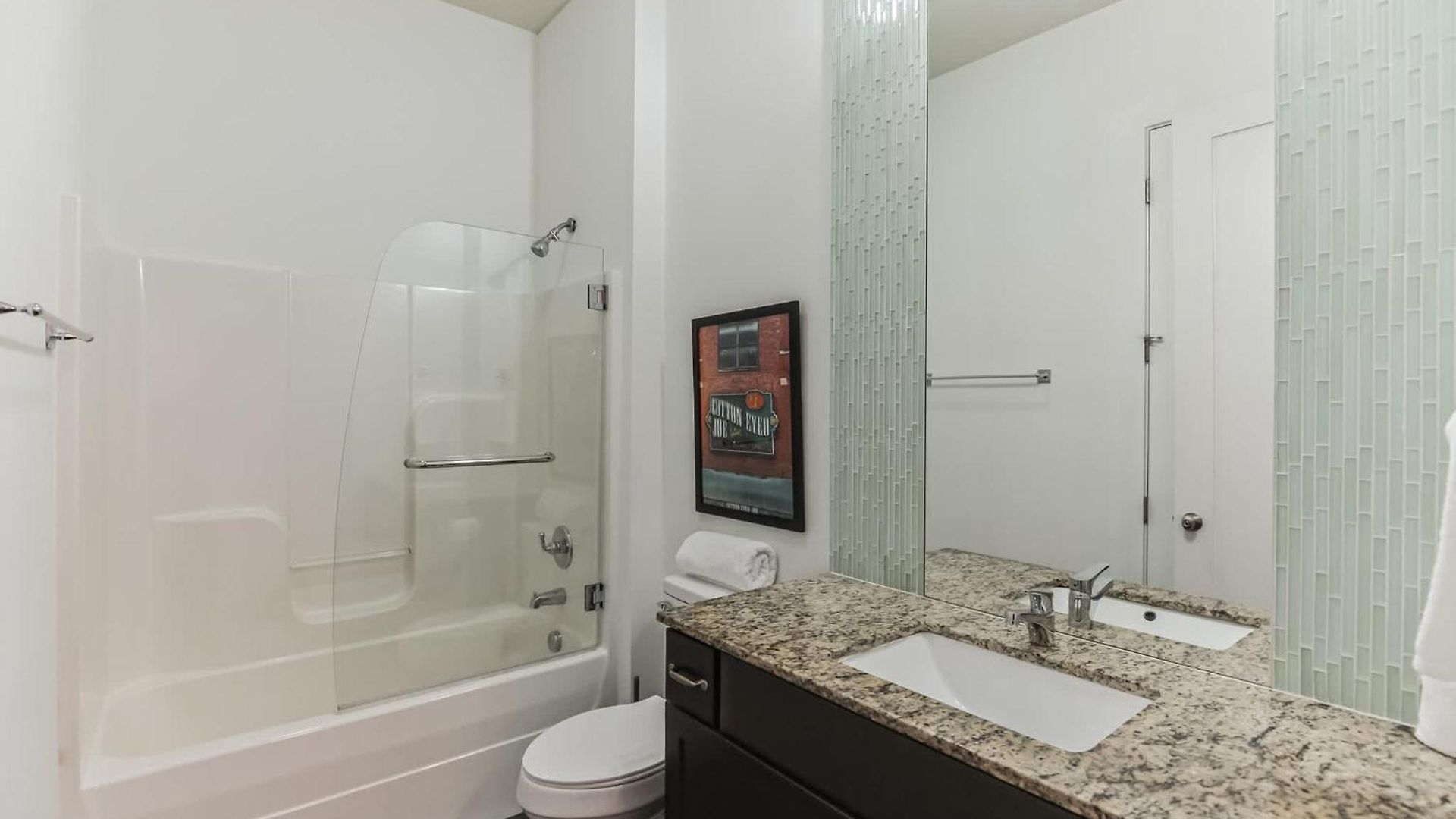 1 Bdr Loft Near The Parthenon *