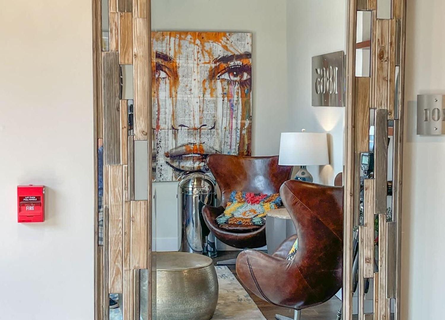 Charming Historic Loft Near Centennial Park *