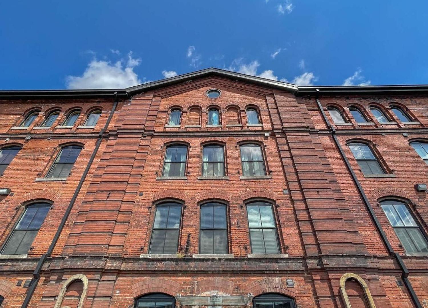 Charming Historic Loft Near Centennial Park Holiday home