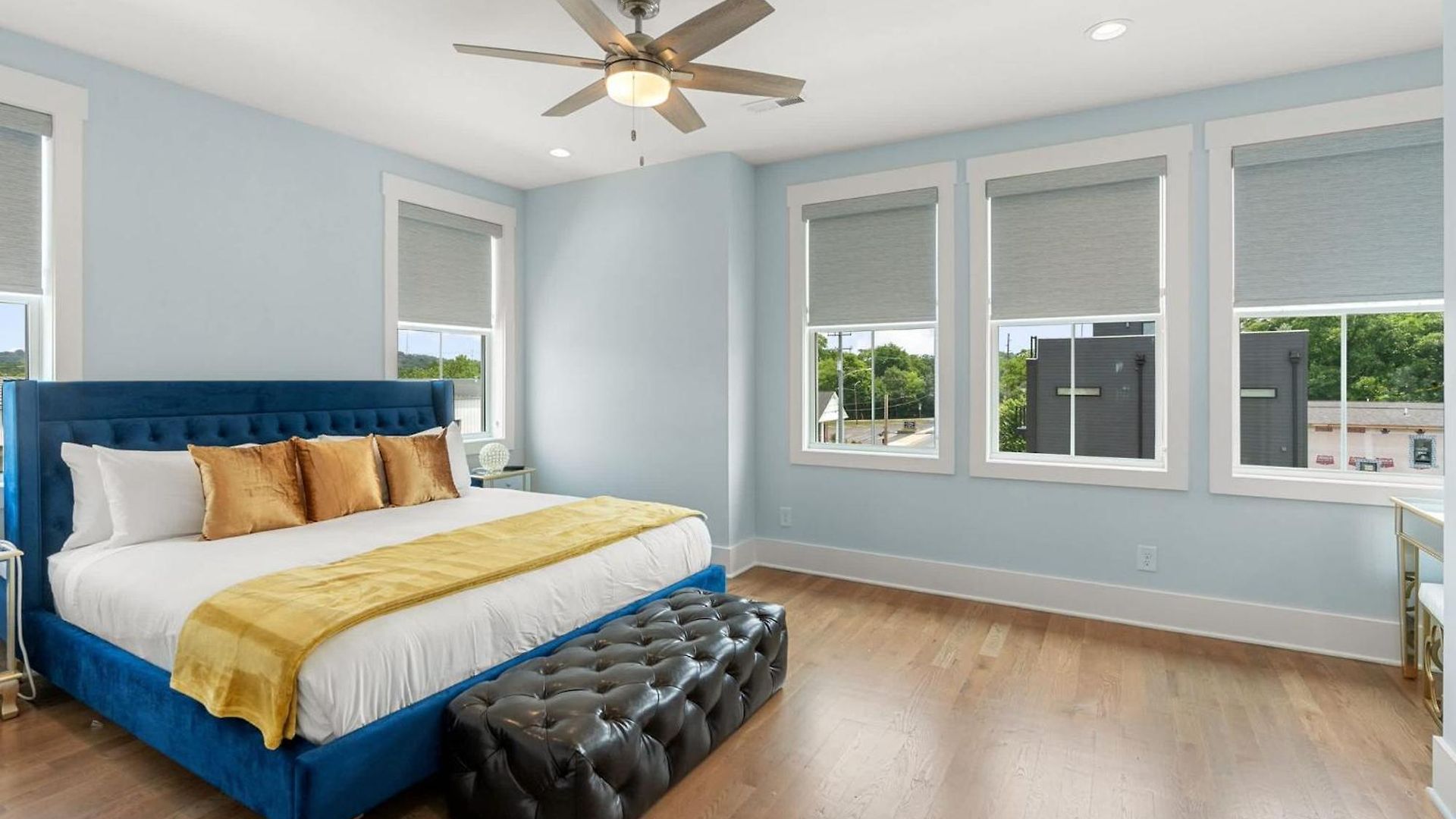 Holiday home Chic Townhome For 8 W Rooftop *