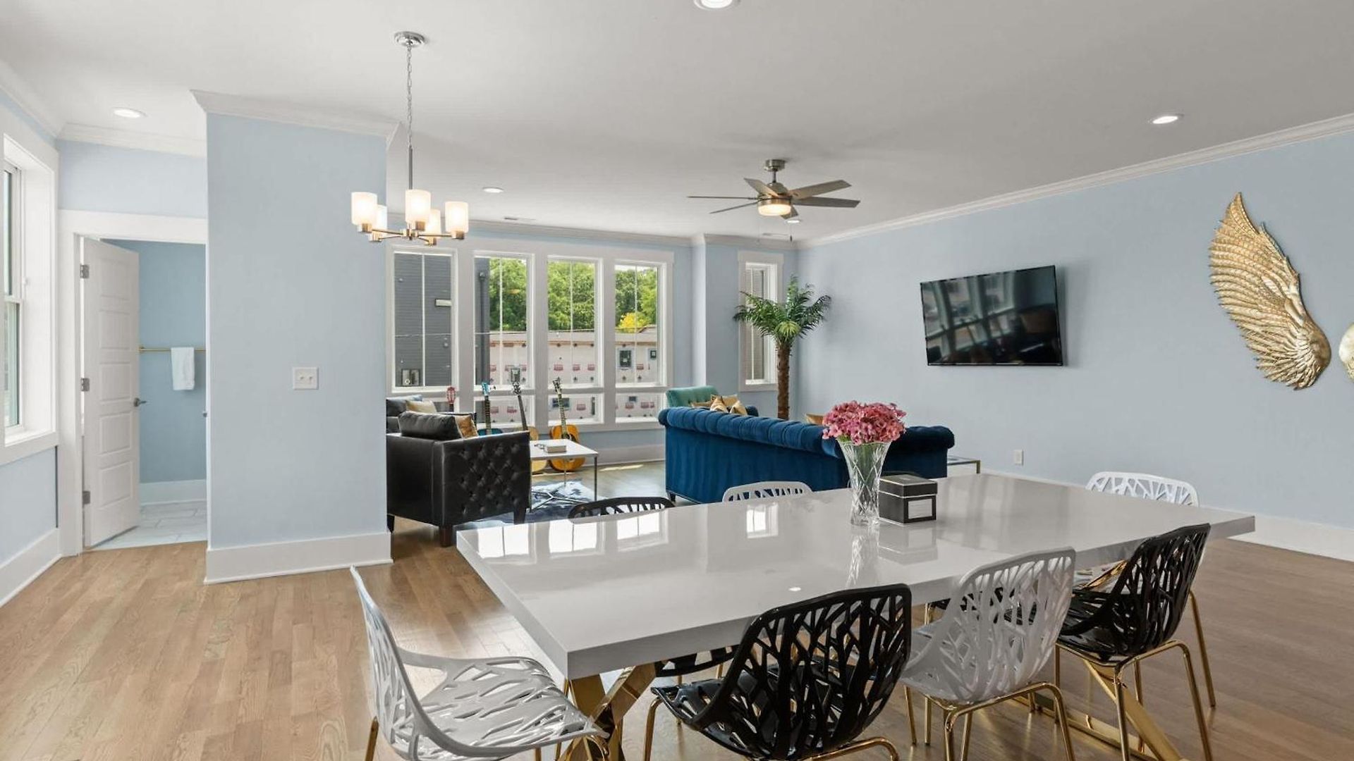 Chic Townhome For 8 W Rooftop