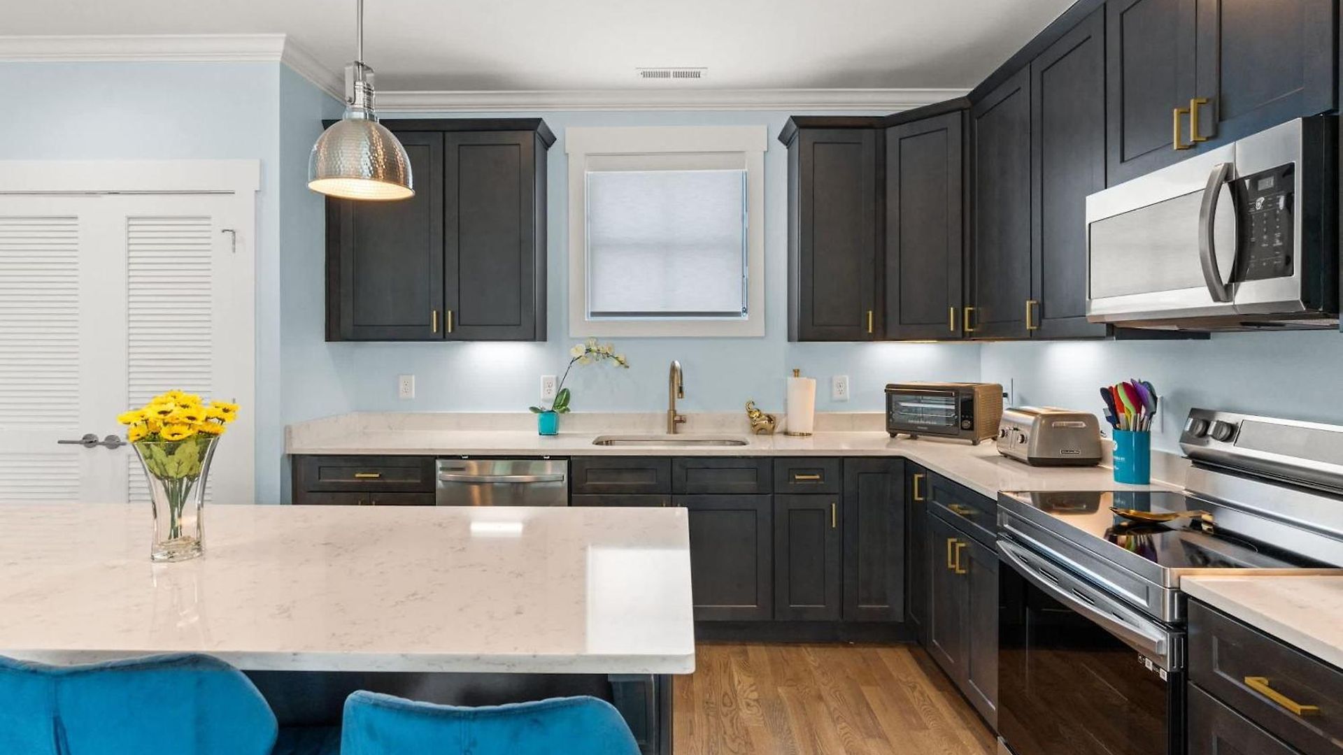 Chic Townhome For 8 W Rooftop Holiday home Nashville