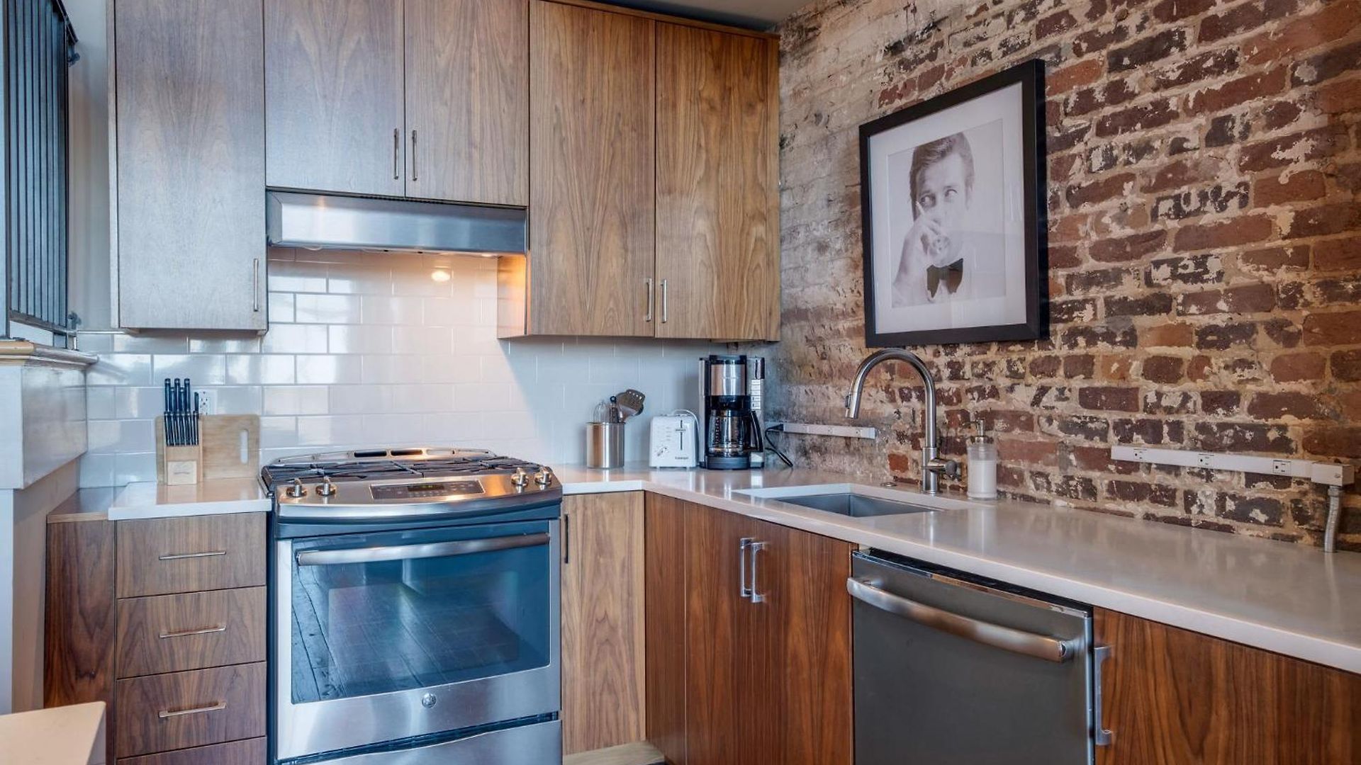 Riverfront Family Loft For 4