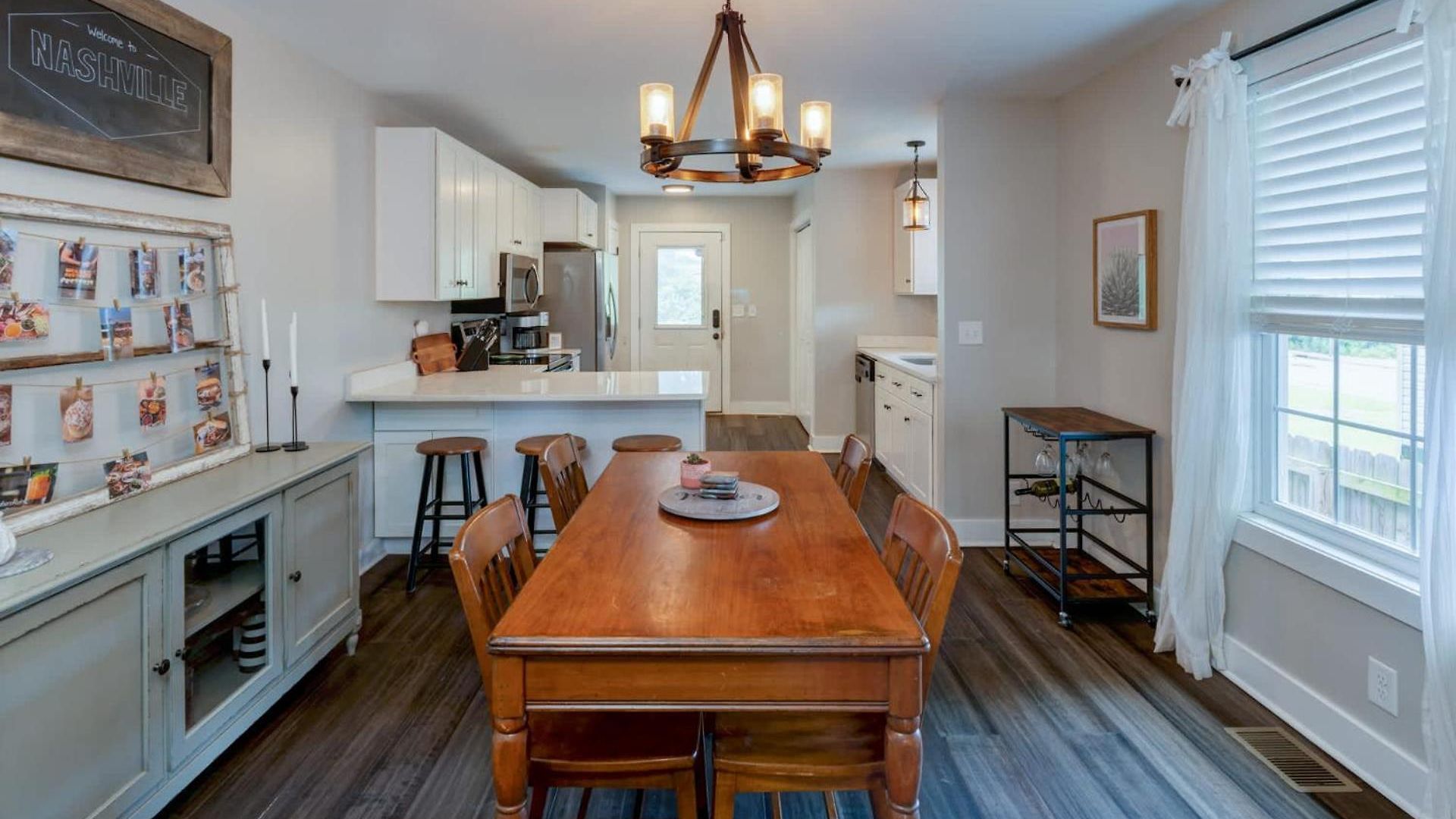 Centrally Located Cozy Pet Friendly *