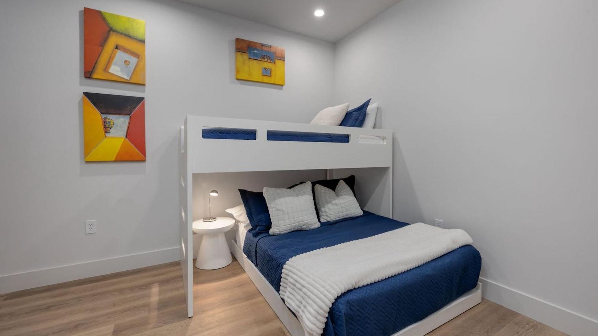 West End Getaway For 5 With Pool