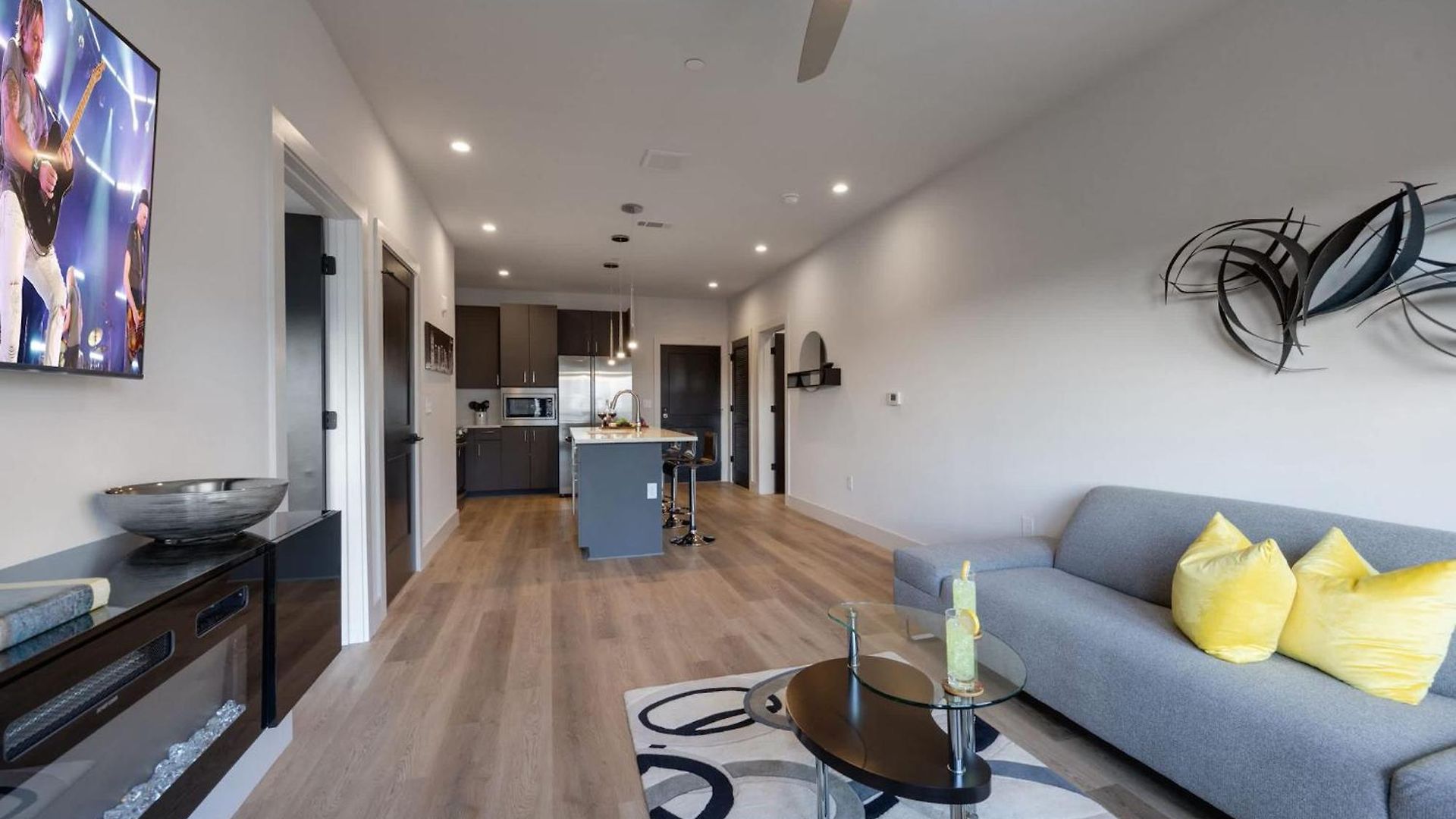 West End Getaway For 5 With Pool Holiday home *