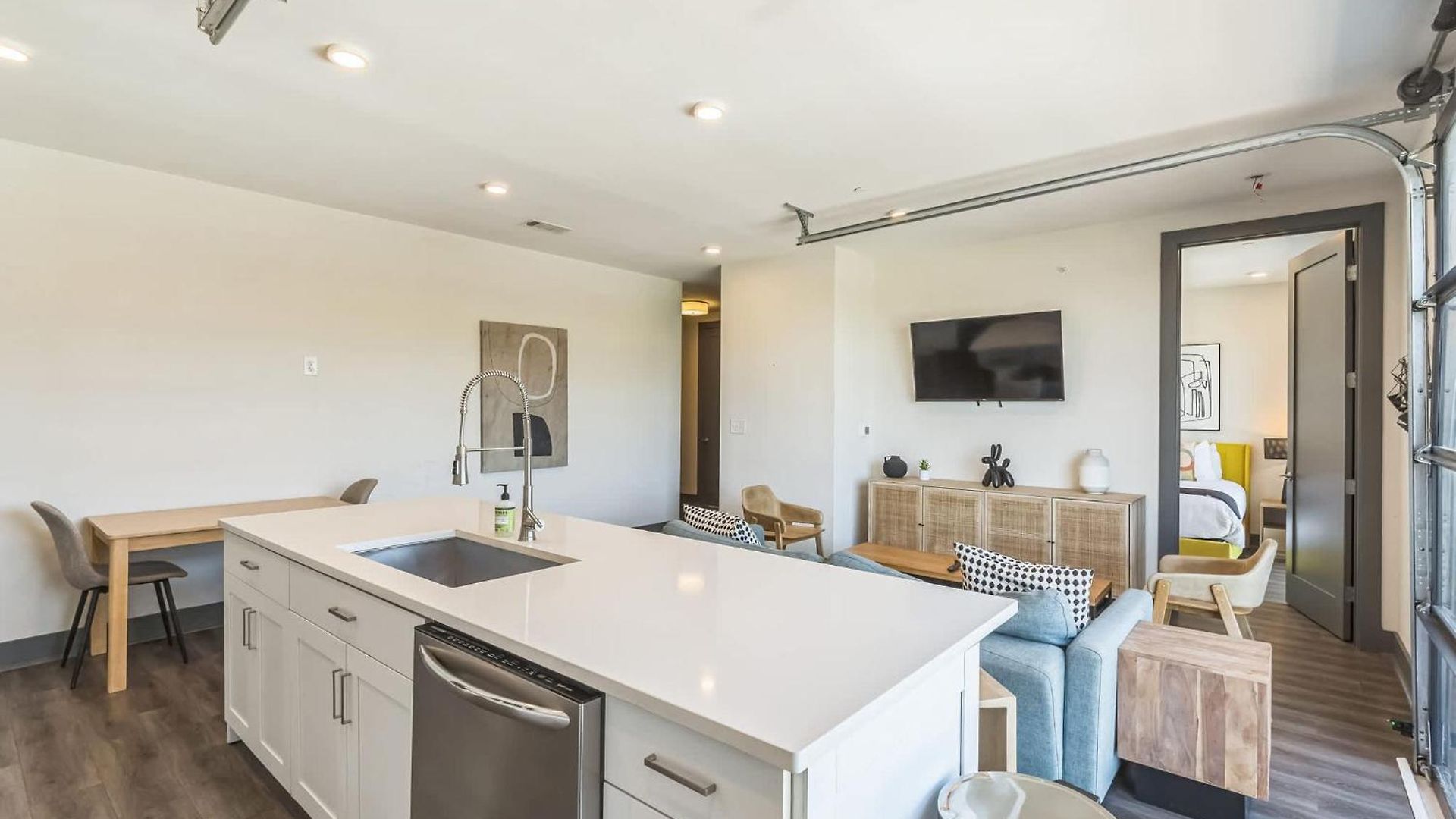 Gorgeous For 8 With Rooftop & Gym Near Dt Apartment *