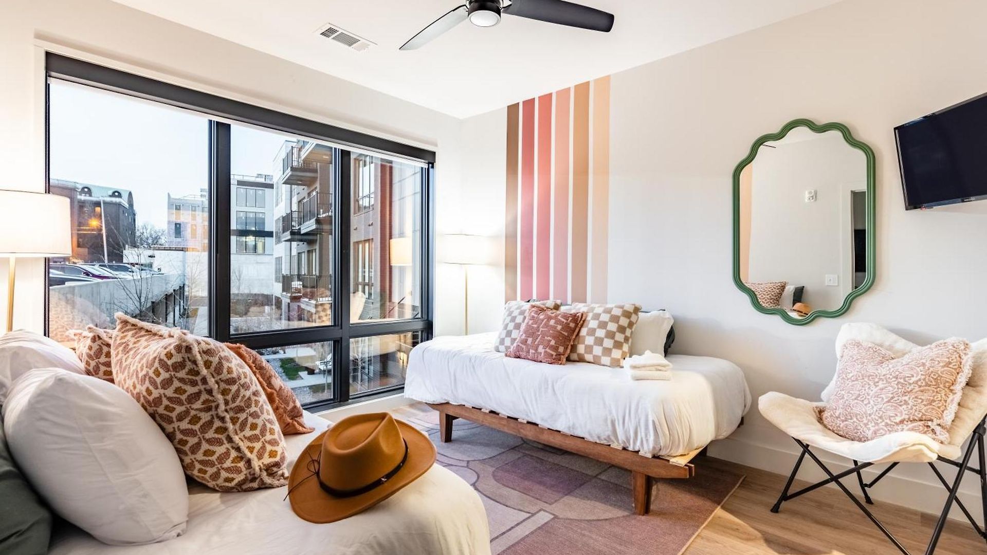 The Odyssey By Avantstay Apartment