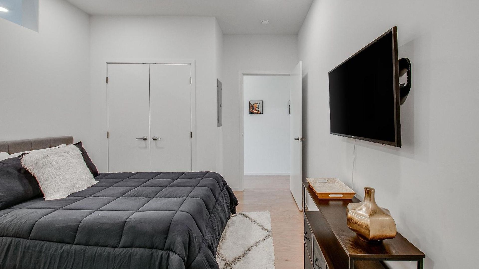 Eve Apartment