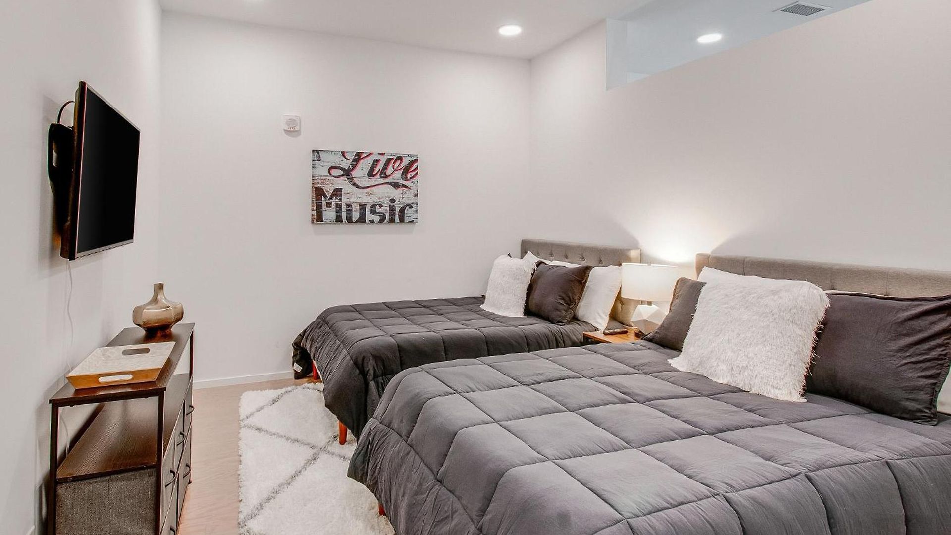 Apartment Eve
