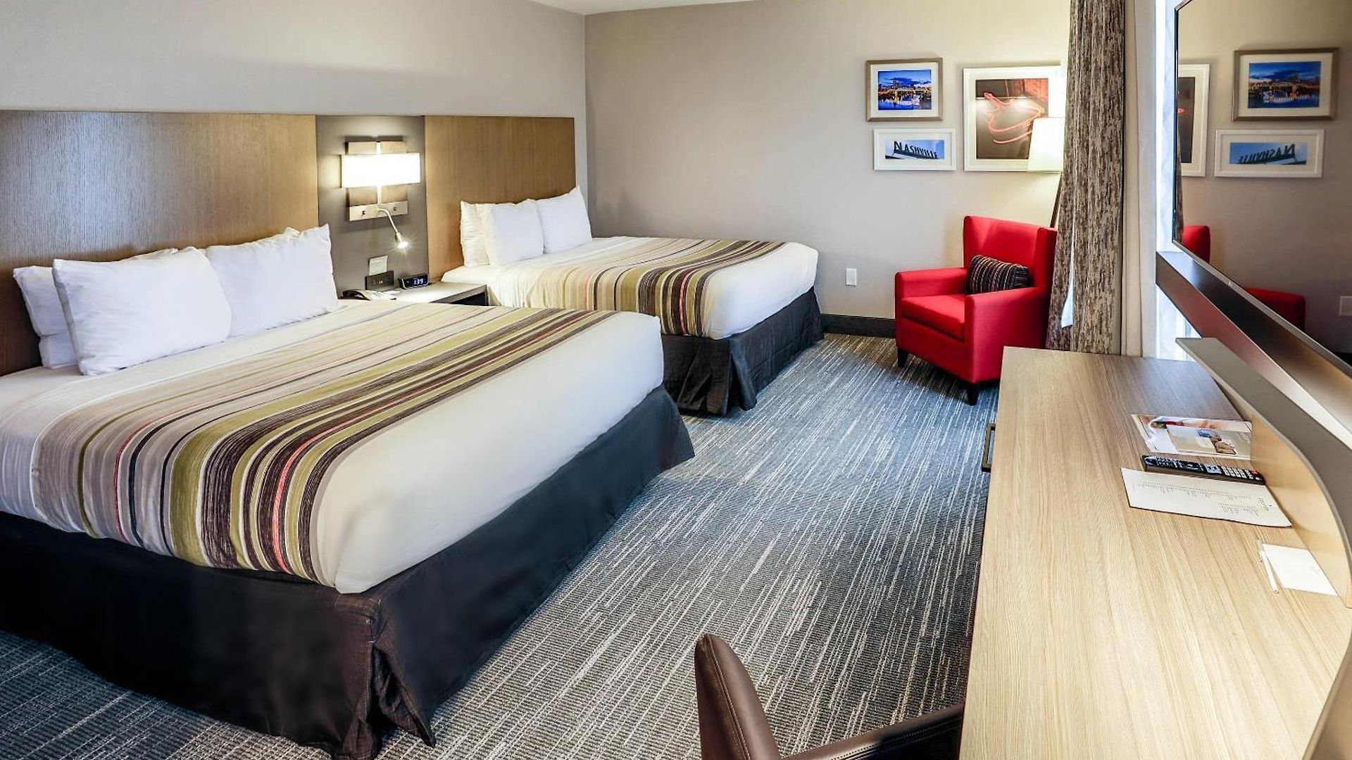 Country & By Radisson Airport Tn