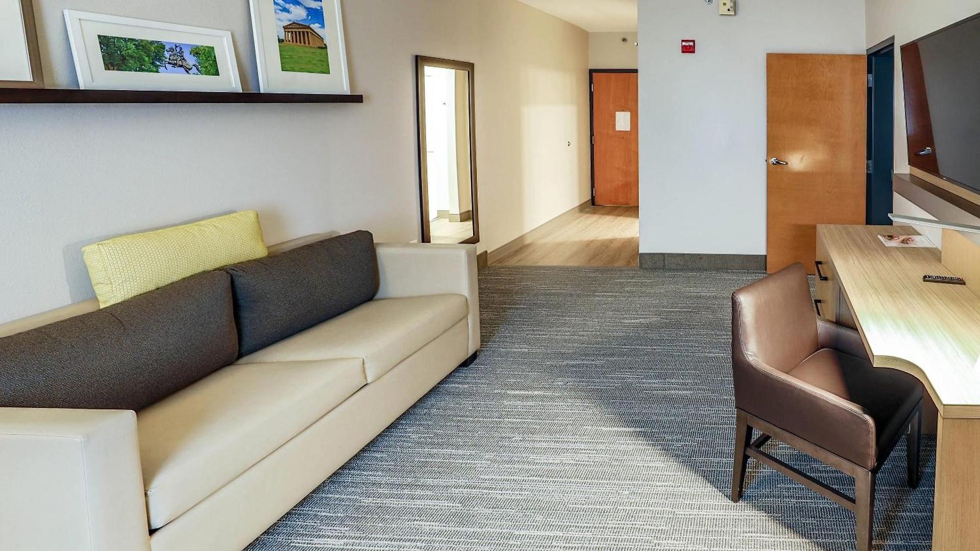 Hotel Country & By Radisson Airport Tn Nashville