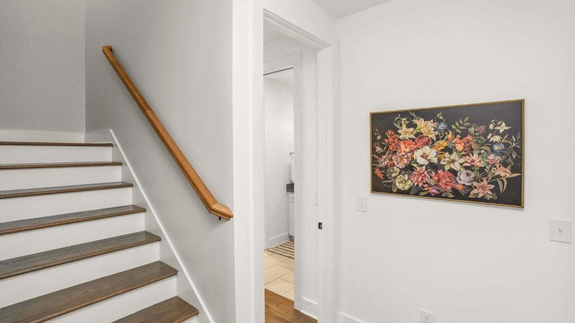 Charm Near Broadway In Walkable 8th Ave S Holiday home Nashville