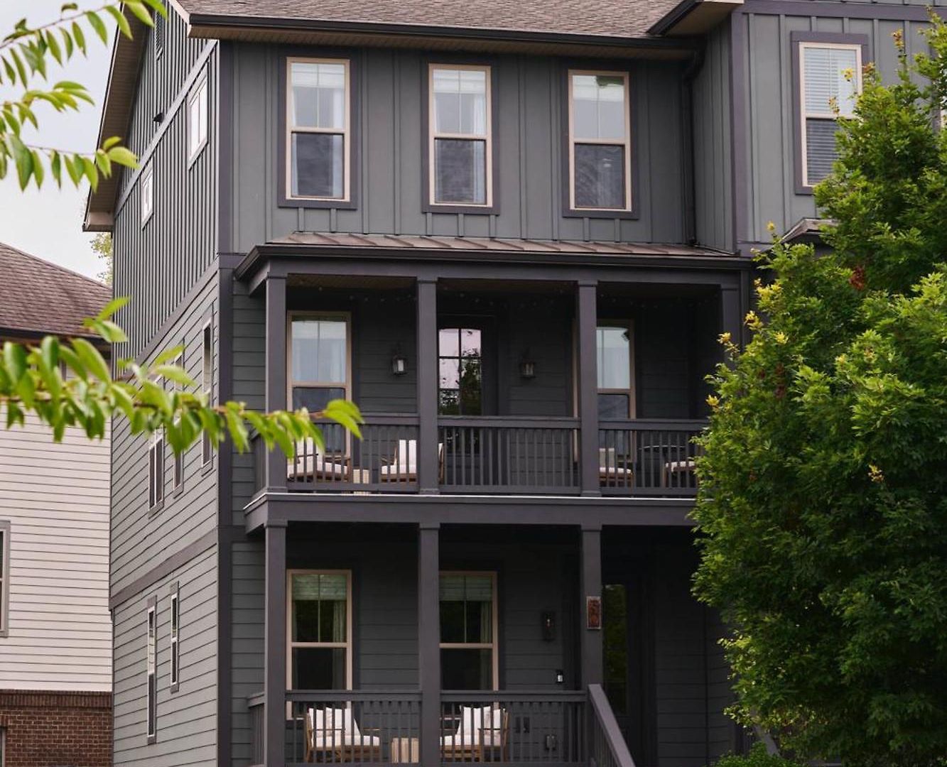 *new* East Luxe Townhouse, Sleeps 6 Nashville