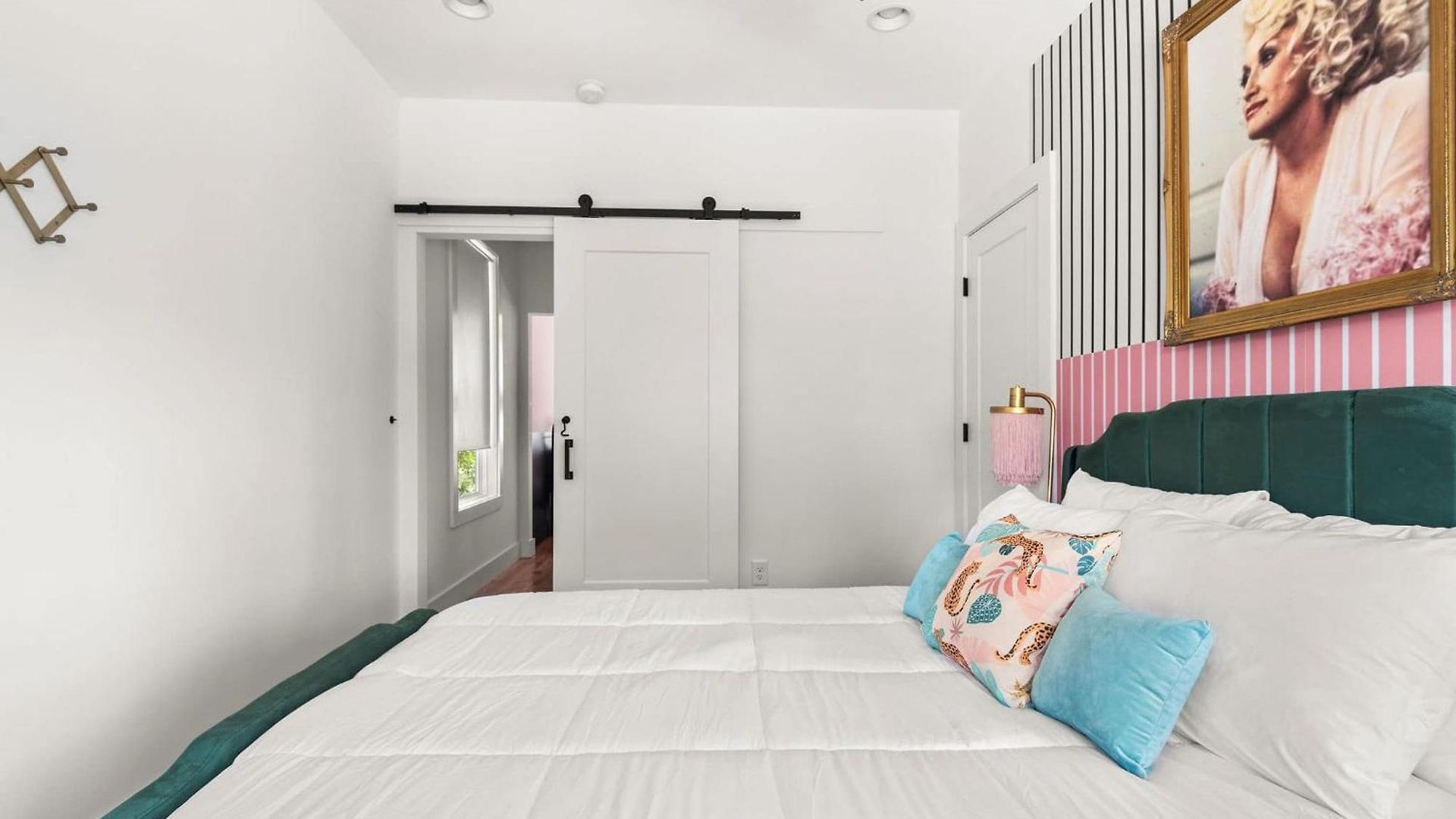 The Dolly House 8br Sleeps 24 5min To Dt *