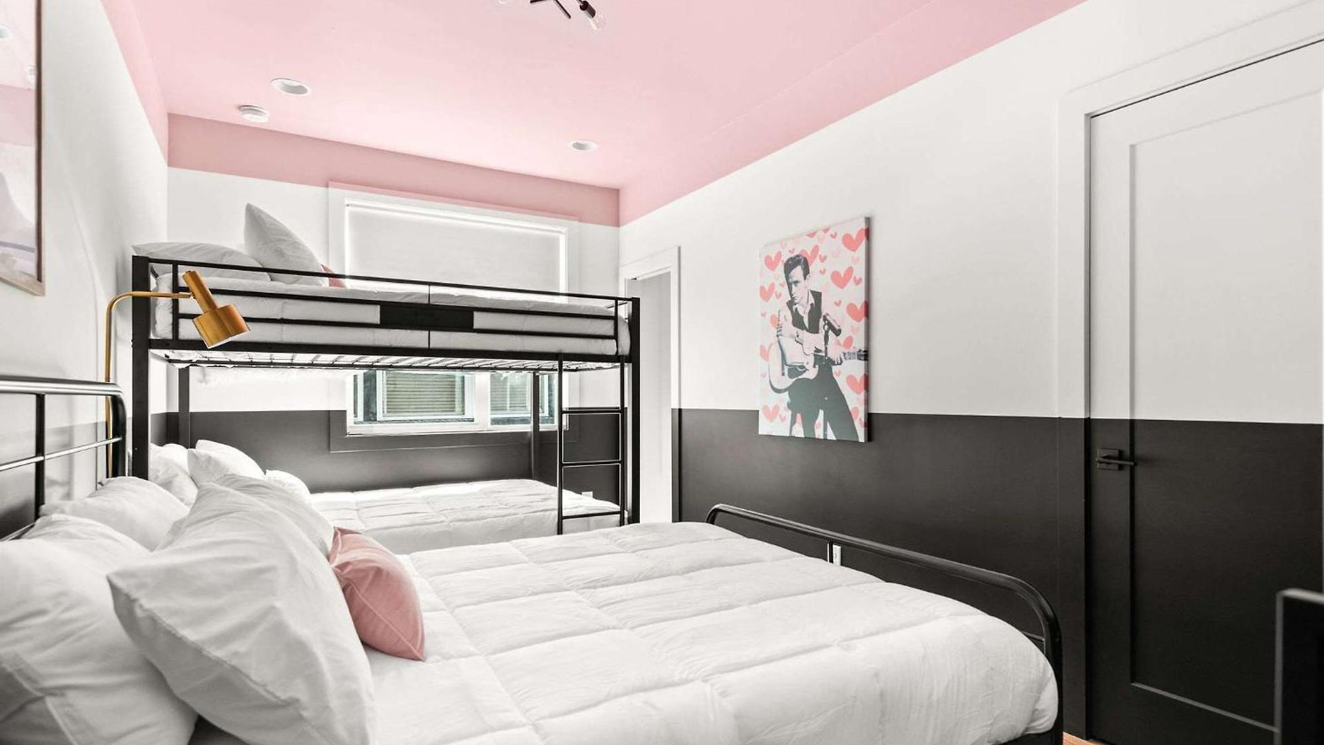 The Dolly House 8br Sleeps 24 5min To Dt Holiday home *
