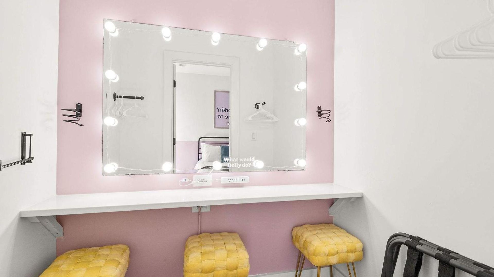 The Dolly House 8br Sleeps 24 5min To Dt