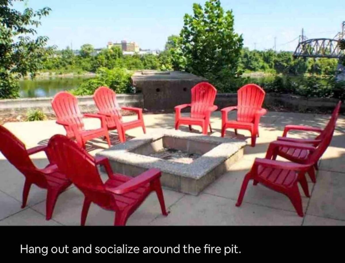 Apartment Uncork And Unwind Free Parking Pool Walk To Broadway!