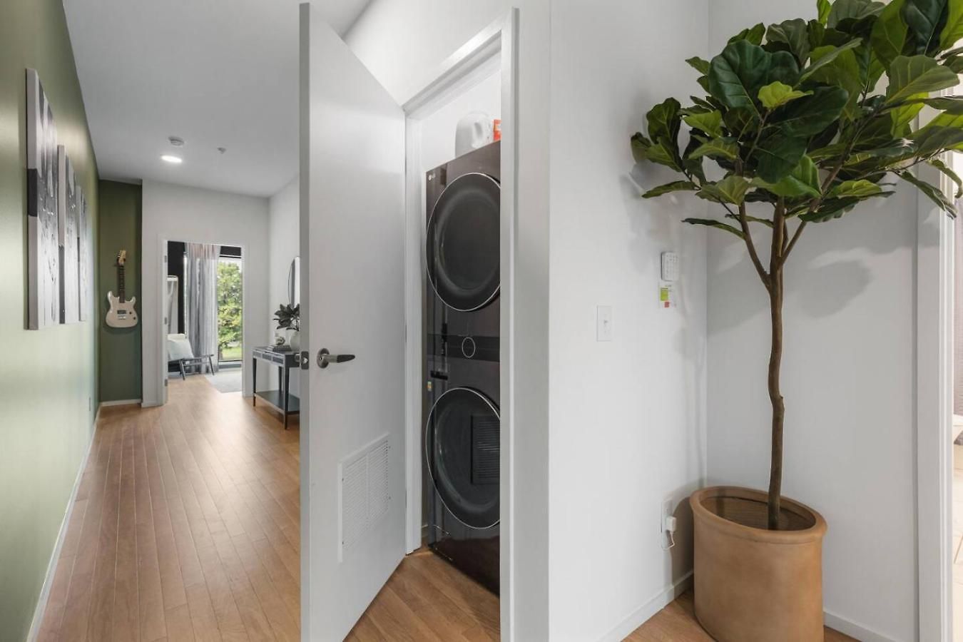 Riverview With Garage And Balcony And Walk Downtown Holiday home Nashville