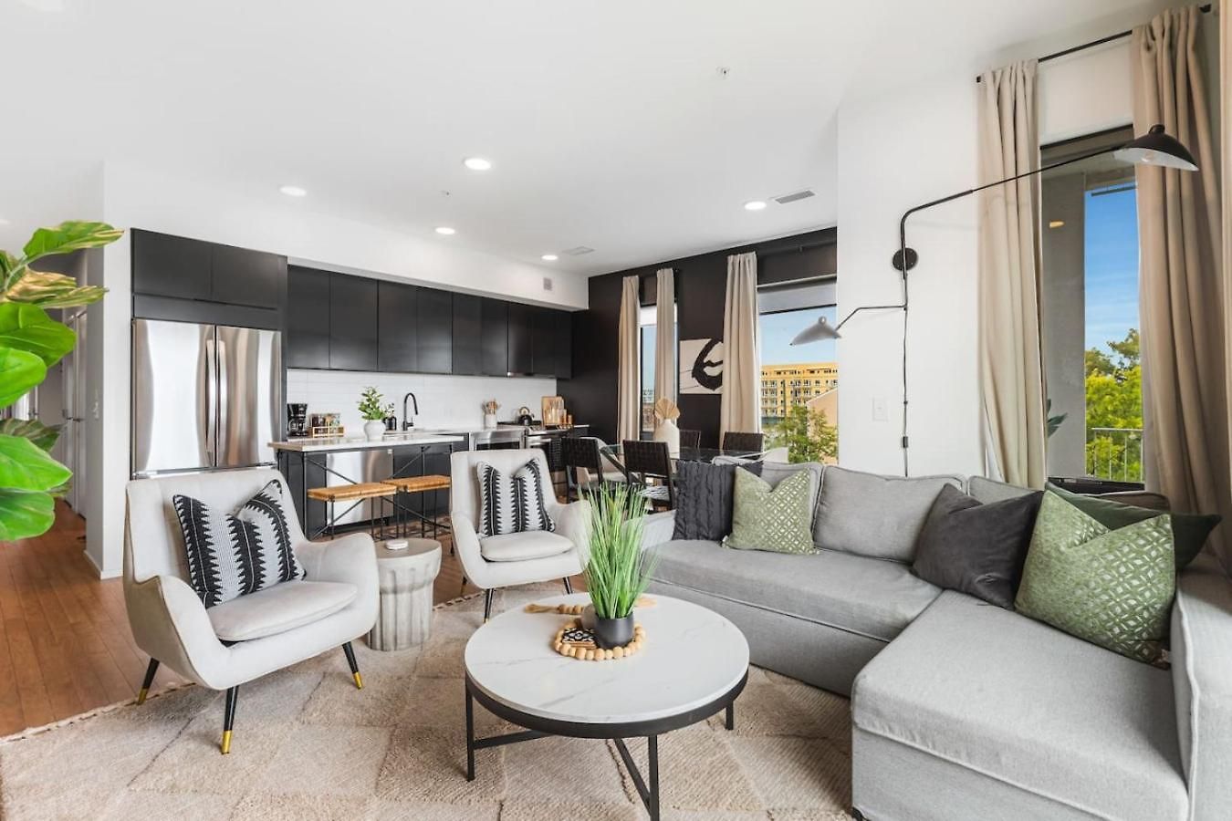 Riverview With Garage And Balcony And Walk Downtown Holiday home *