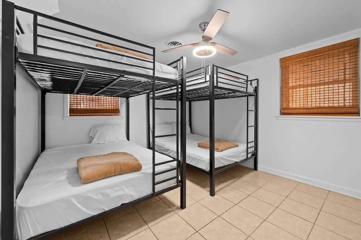 Game And Bunks Sleeps 12 Near Downtown Holiday home Nashville