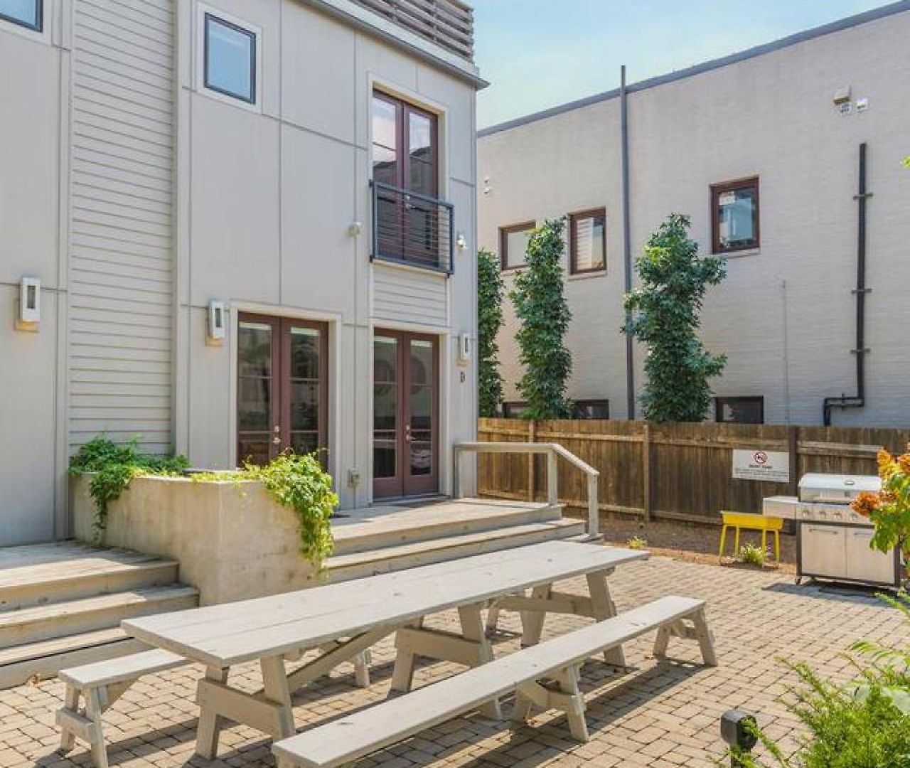 Holiday home Rooftop Patio With Parking Walk To Belmont And 12 South Nashville