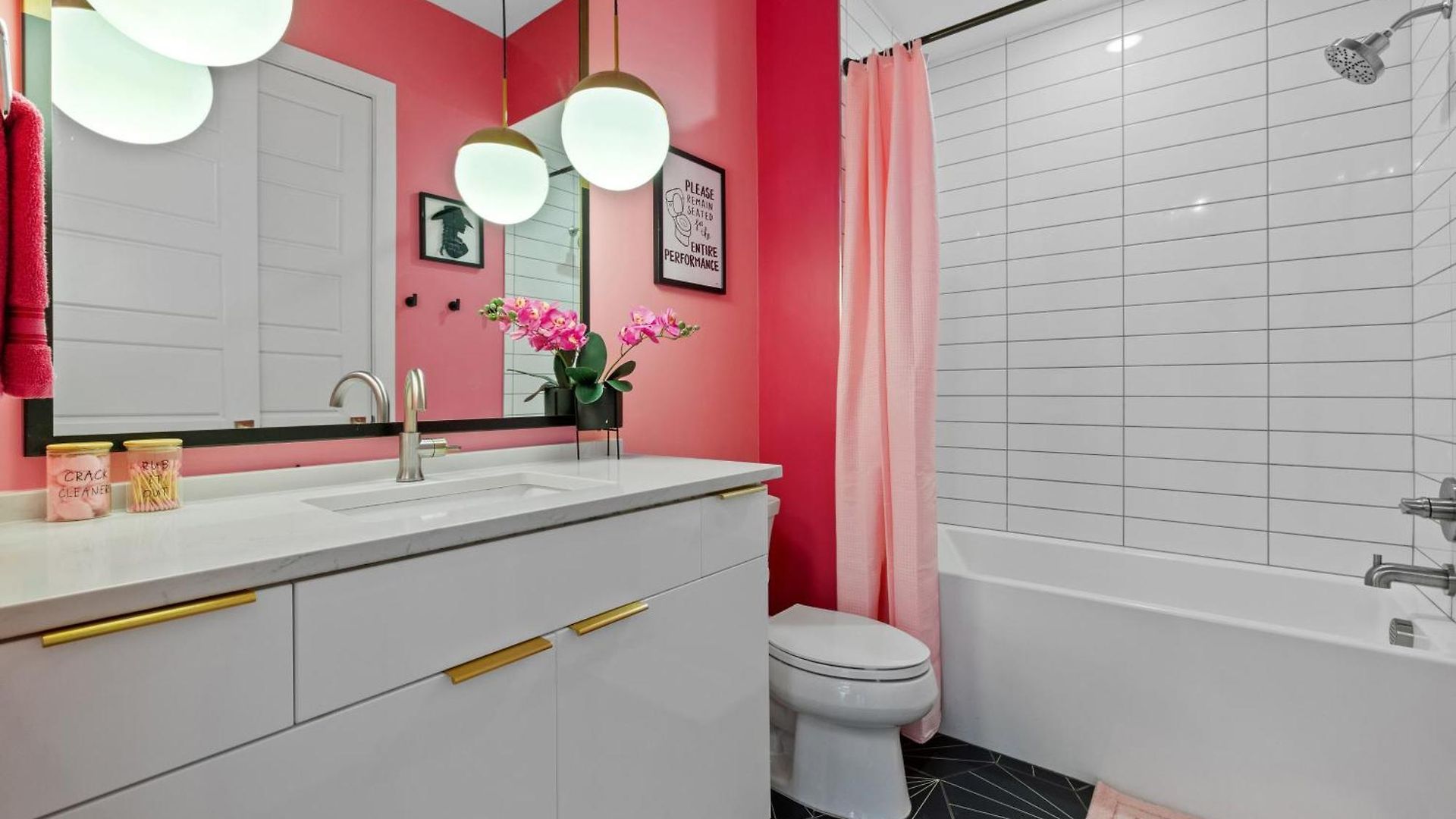 Pink Honky-tonk Karaoke Stage, Pink Glam & Bar Apartment *