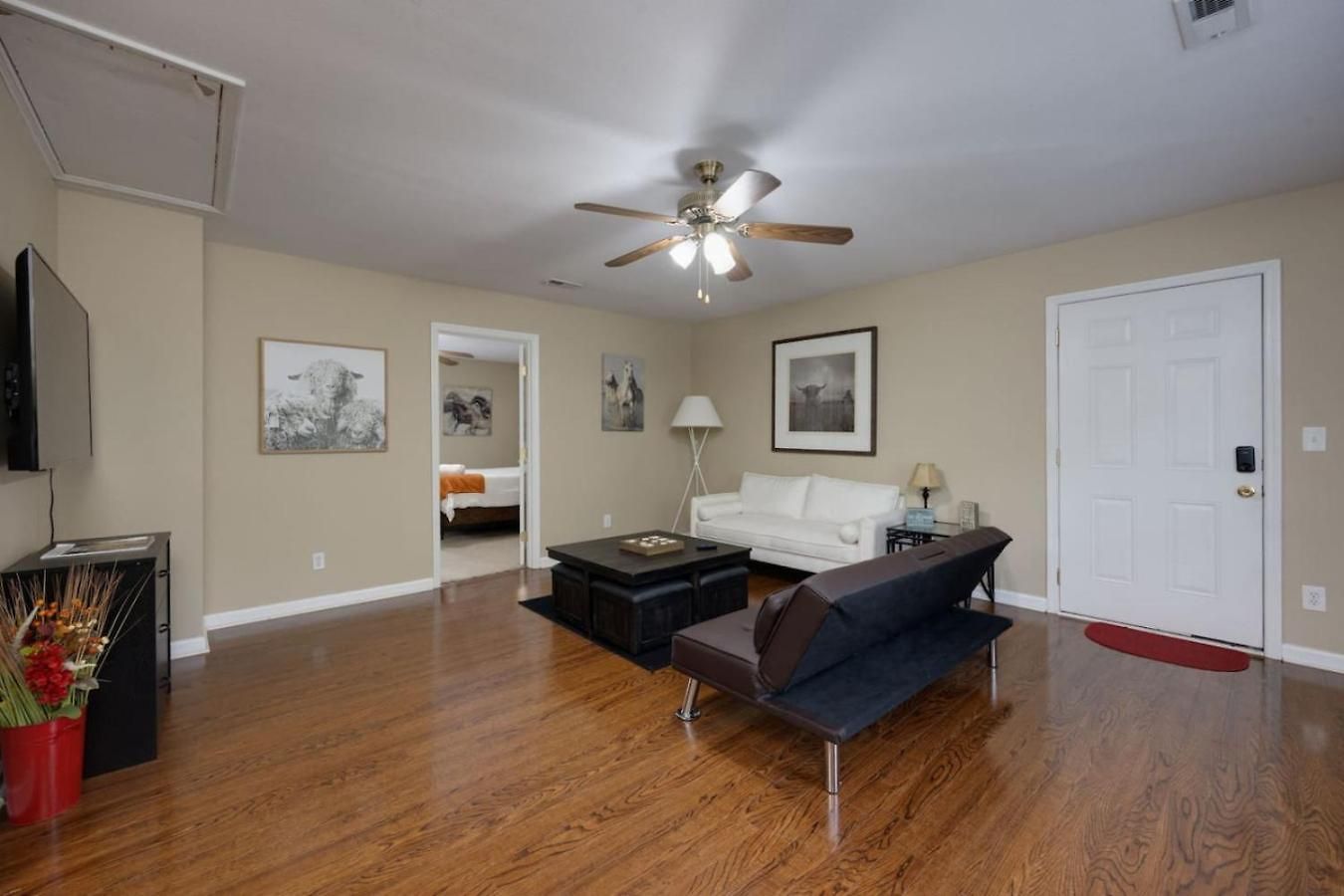 Relaxing 3br Retreat 15 Minutes To Broadway Holiday home