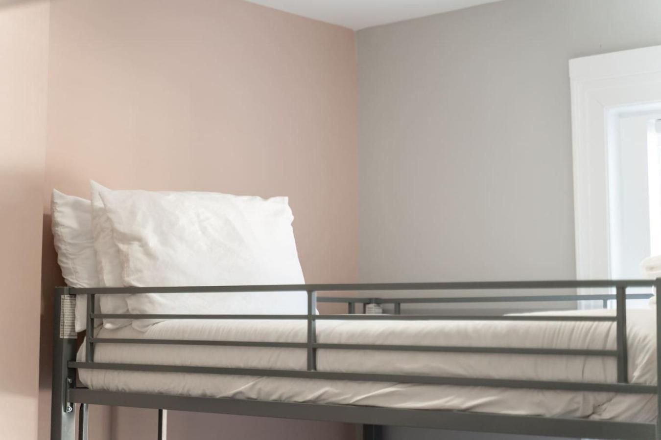 Centennial Park Getaway - 2bdrm
