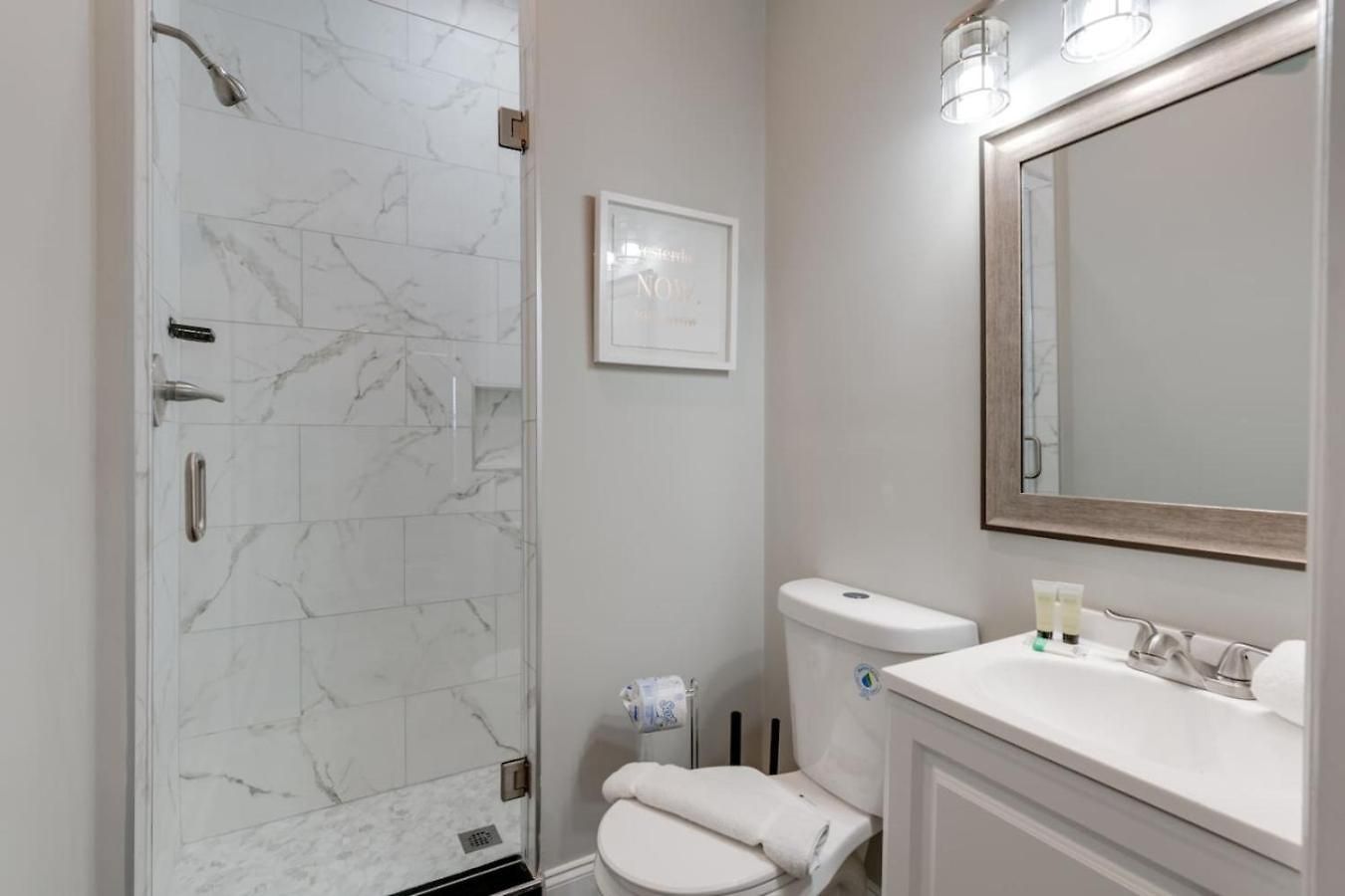 Apartment Modern Getaway Near Vandy Nashville