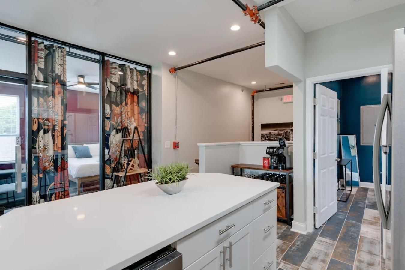Apartment Modern Getaway Near Vandy