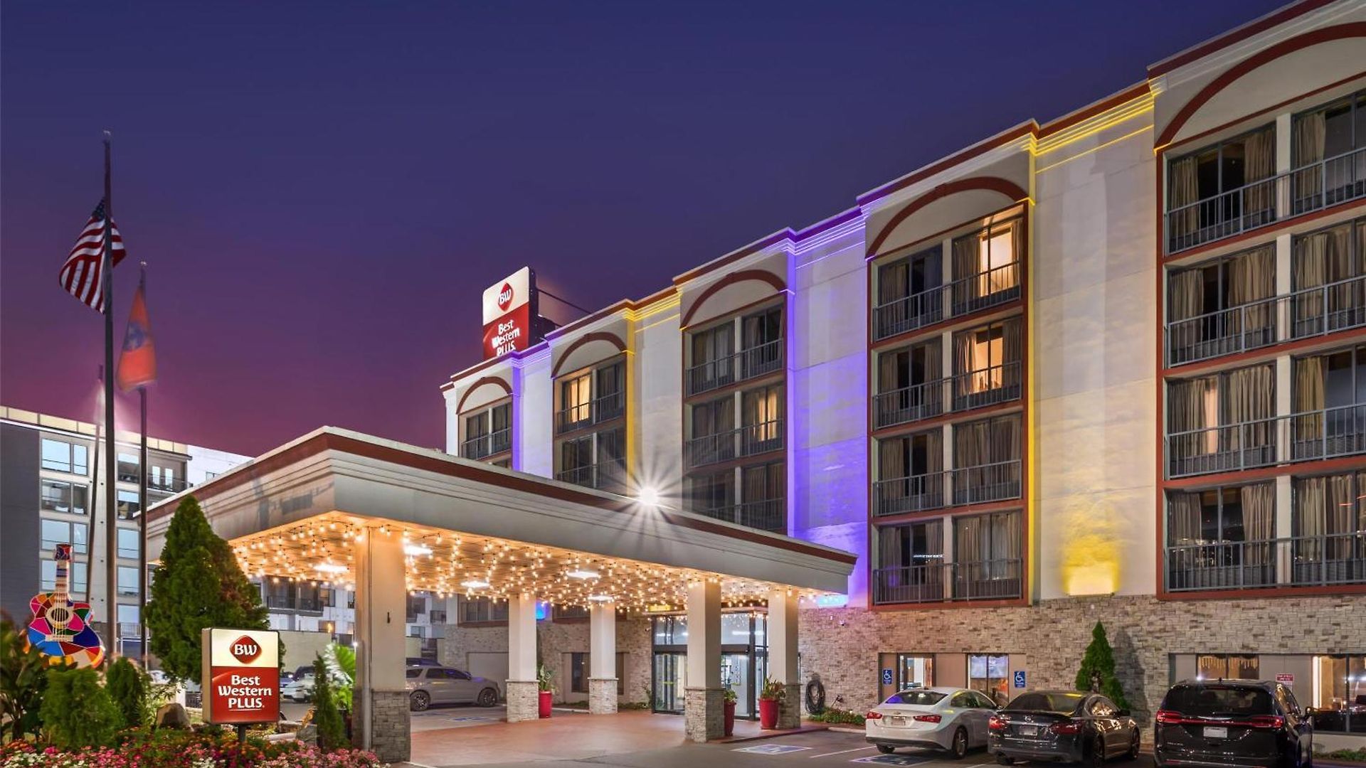 Western Downtown Music Row Hotel 3*