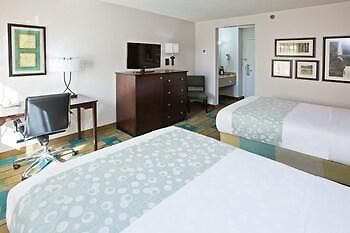Hotel La Quinta By Wyndham Airport