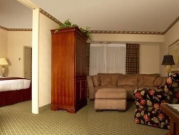 Hotel Doubletree By Hilton Airport Nashville