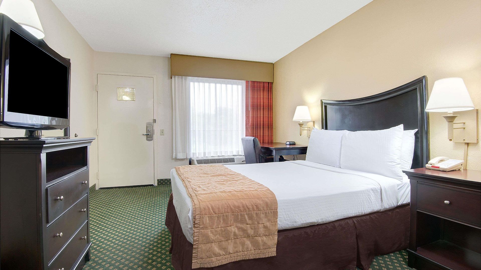 Baymont By Wyndham Airport Hotel
