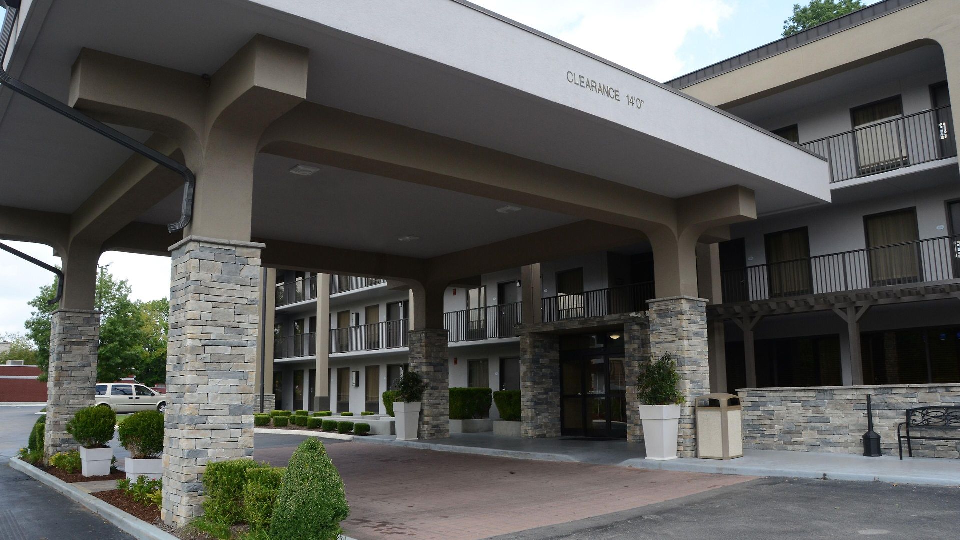 Baymont By Wyndham Airport 2*