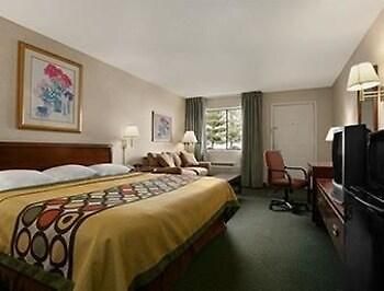 Super 8 By Wyndham Hermitage Motel 2*