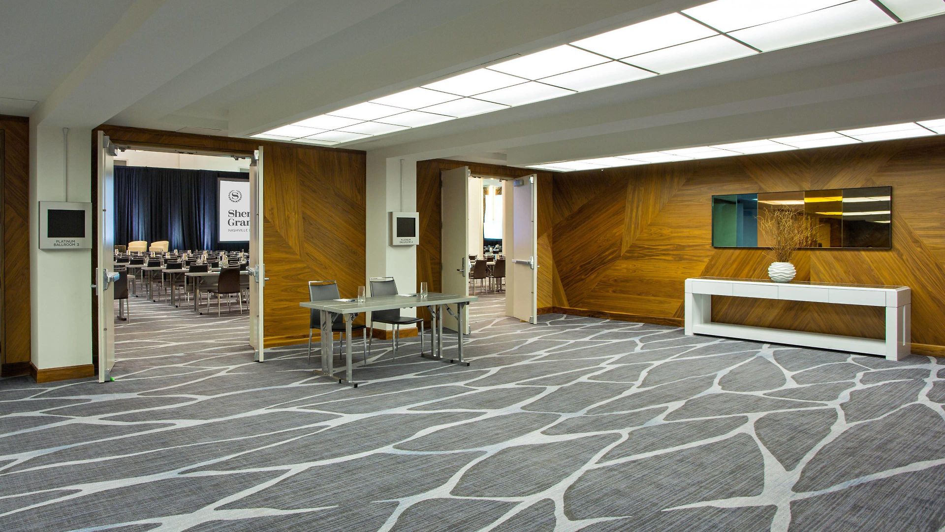 Hotel Sheraton Grand Downtown 4*