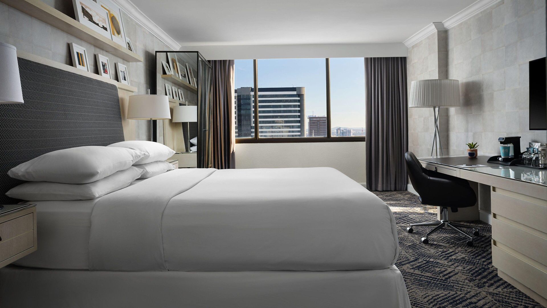 Hotel Sheraton Grand Downtown 4*