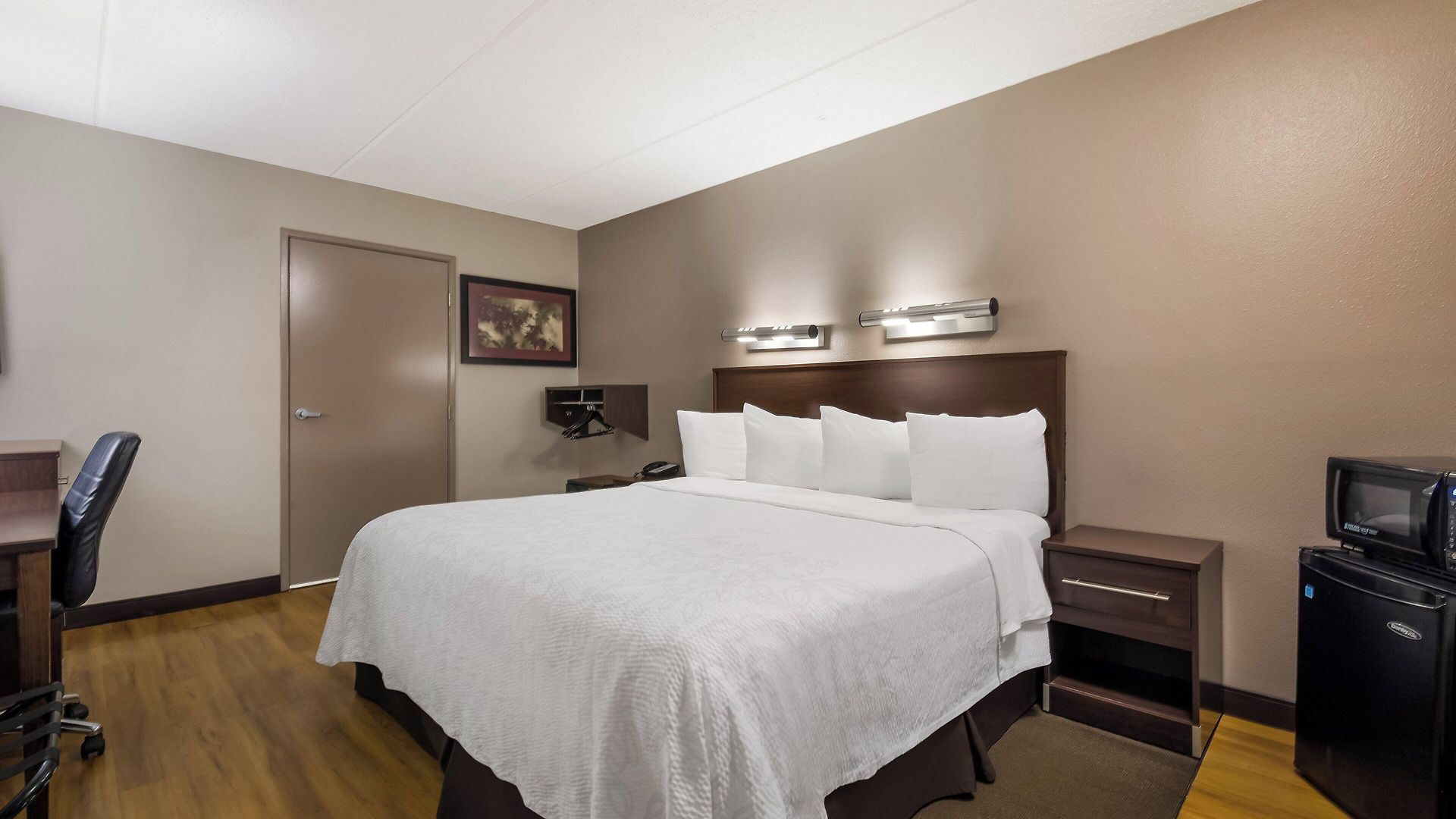 Red Roof Plus+ Airport 3* Nashville