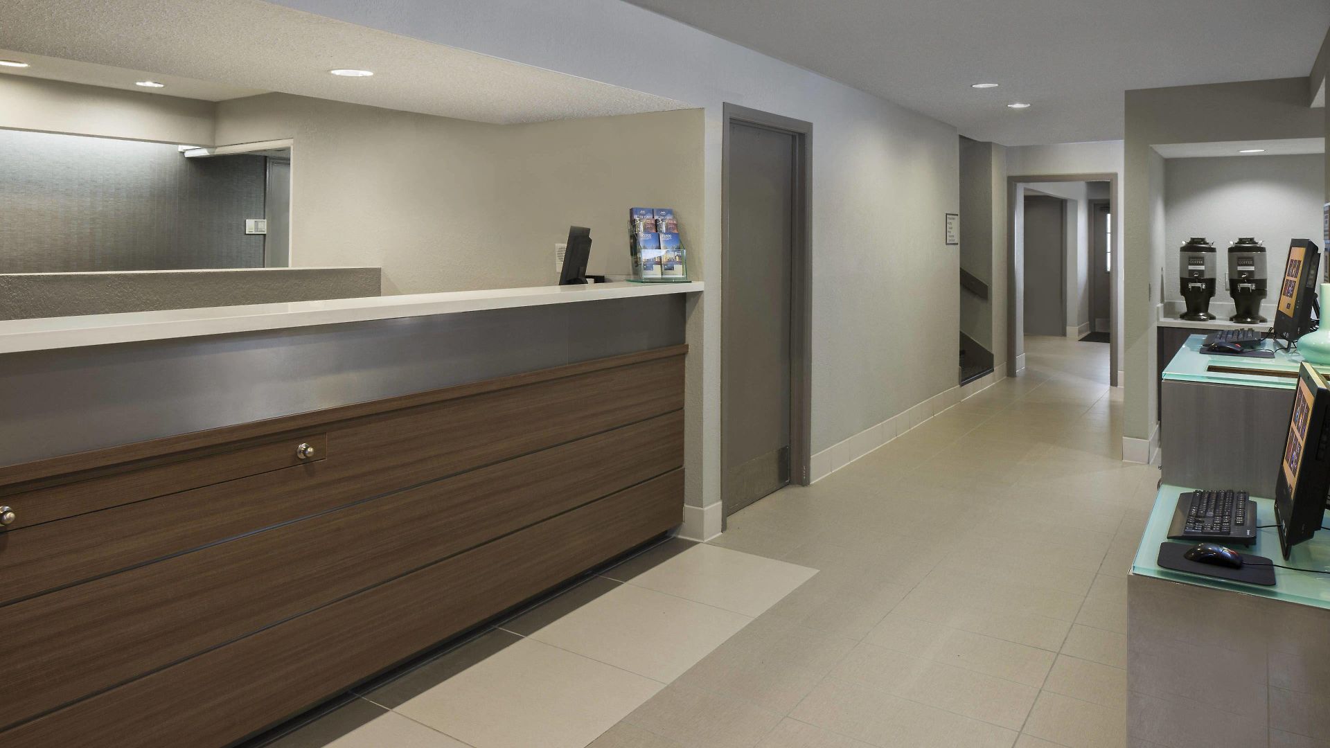 Hotel By Marriott Airport Nashville